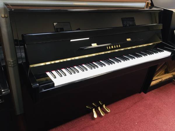 Klavier Yamaha B1 kaufen Meerbusch