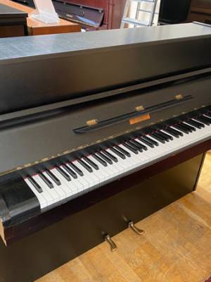schwarzes Mietklavier Krefeld