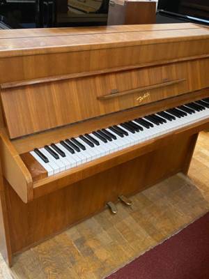Jehle Mietklavier in Nussbaum