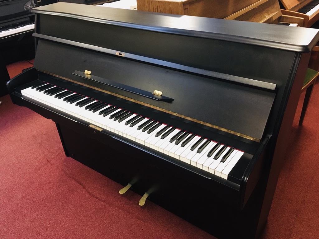 Manthey Klavier schwarz matt