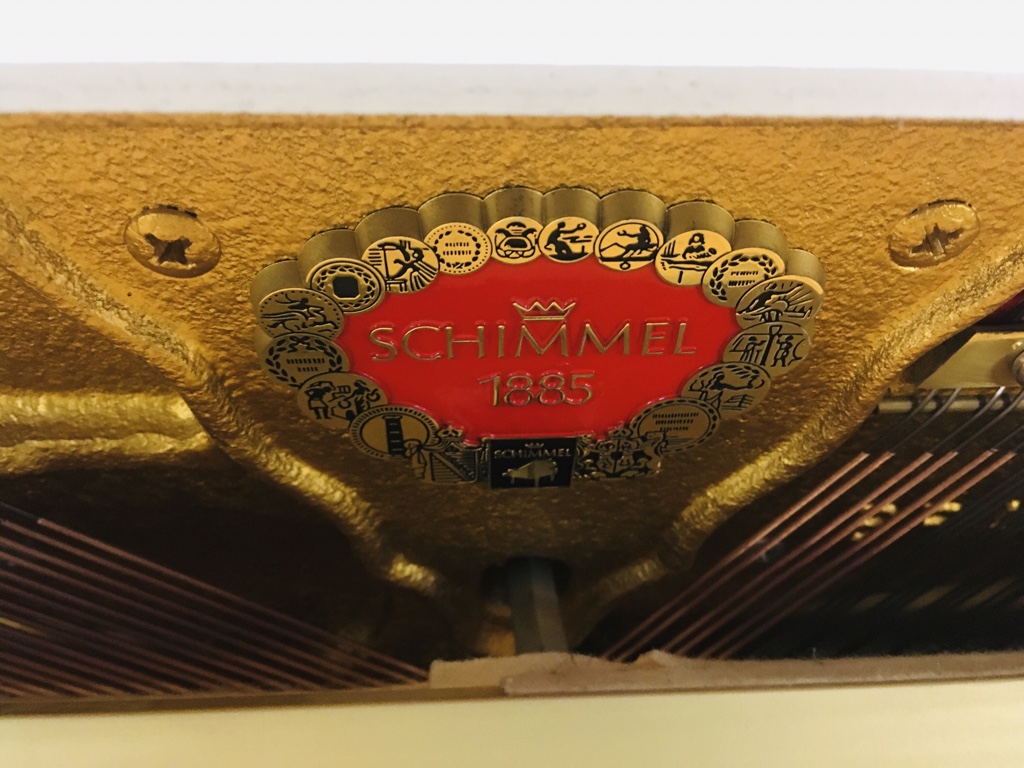 Mietklavier Schimmel weiss matt mit Moderator