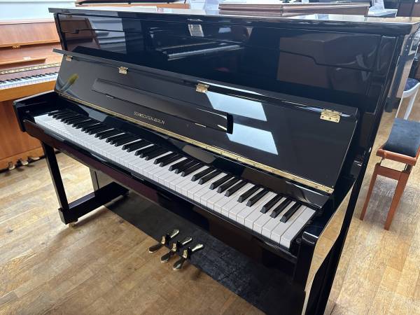 schwarz poliertes Mietpiano Schwechten Düsseldorf