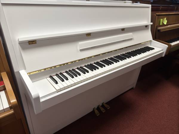 Yamaha Piano leihen weiss matt Essen