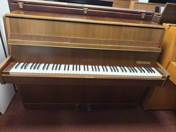 Seiler Piano leihen in nussbaum Düsseldorf