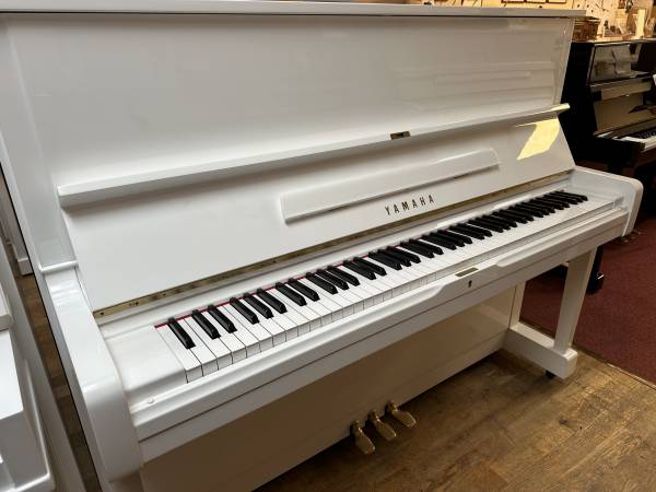 Gebrauchtklavier<br>Yamaha U1 weiss poliert