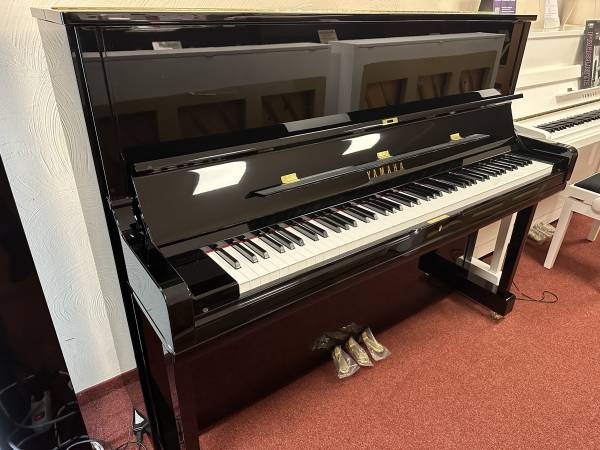 Neuinstrument<br>Yamaha YUS1 schwarz poliert ab