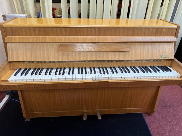 Piano zur Miete