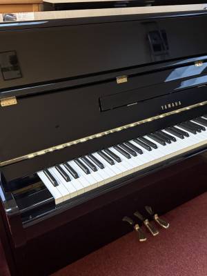 Mietklavier<br>Yamaha P2JR schwarz poliert