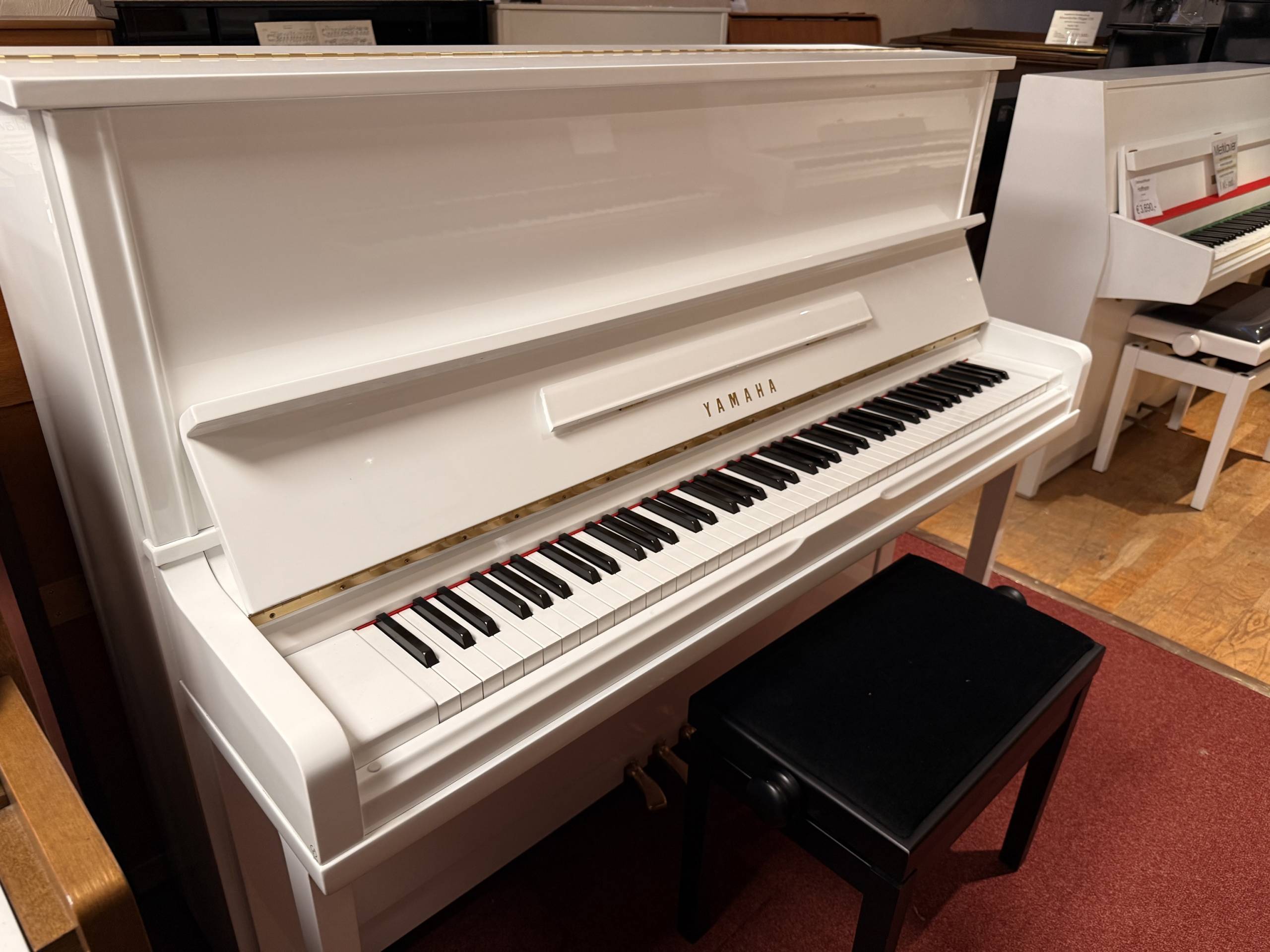 Gebrauchtklavier<br>Yamaha U10A weiss poliert