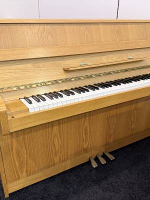Mietklavier<br>Yamaha Eiche hell