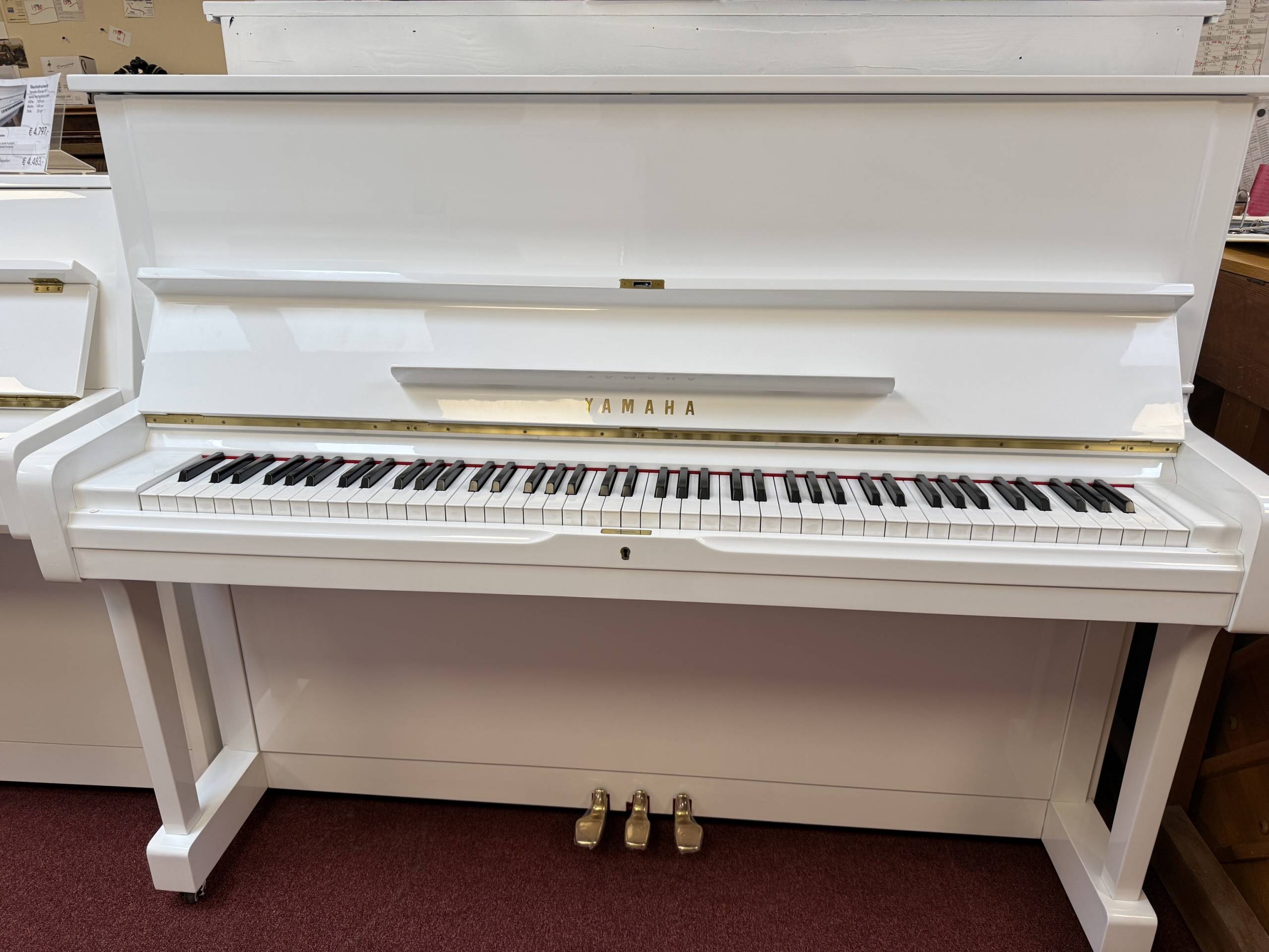 Gebrauchtklavier<br>Yamaha U1 PWH weiss poliert – Bild 5